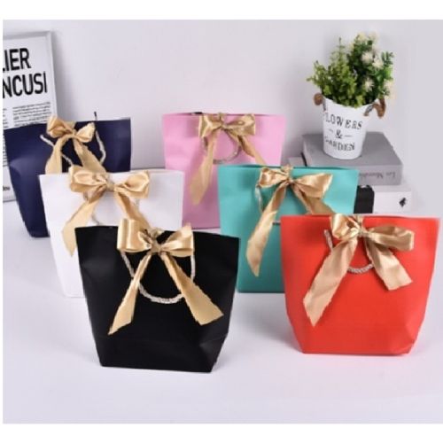Пакет подарунковий паперовий M "Chic bow" 28*20*9см Stenson R33173-M