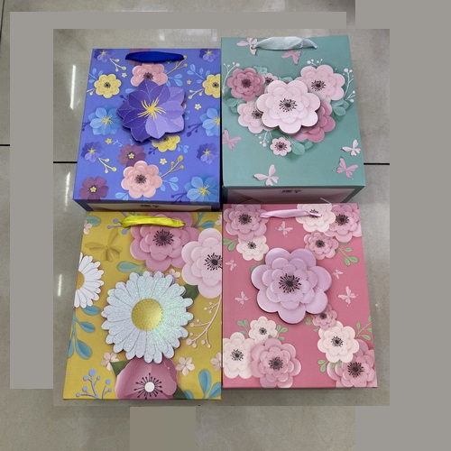 Пакет подарунковий паперовий M "Flowers 3D" 26*32*10см Stenson (R91205-M)