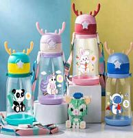 Пляшка для води C 76363 4 види, пластикова, ремінець, трубочка, у плівці, ВИДАЄТЬСЯ ТІЛЬКИ МІКС ВИДІВ