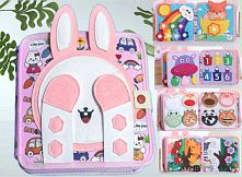 М'яка книжка-бізіборд C 74034 фетр, пальчикові ігри, цифри, сортер по кольорах, пискавка, елементи на липучках та кнопках, в пакеті