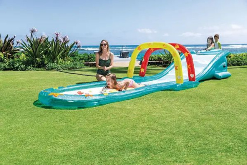 Дитячий надувний ігровий центр Intex 56167 «Веселий серфінг» (Водна гірка з двома дошками для спуску, 99*137*561 см)