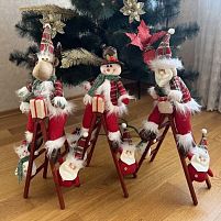 Фігура новорічна "Santa&Co" 74см на лестнице Stenson M17328