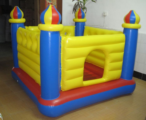 Дитячий надувний ігровий центр Intex 48259 «Замок» (Батут, 135*175*175 см.) фото 2