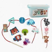 Шнурівка дерев'яна С 74433 фігурки з транспортом, дорожніми знаками, тваринами, фруктами й овочами, намистини, шнурки з дерев’ян. краєм, в боксі