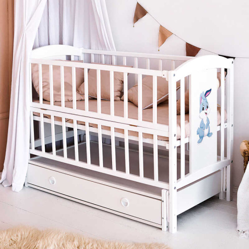 Ліжечко дитяче ЛІЛІ "Зайчик" шарнір-підшибник з відкидною боковиною+шухляда, (білий)