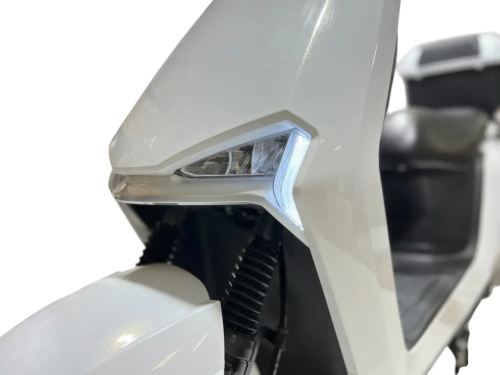 Електроскутер Aima M4 White (колеса: Ø12", акб: 72V/30Ah/Li-ion/з'ємна, мотор: 2000W, пробіг на одному заряді до 80 км, до 70 км/год, білий) фото 3